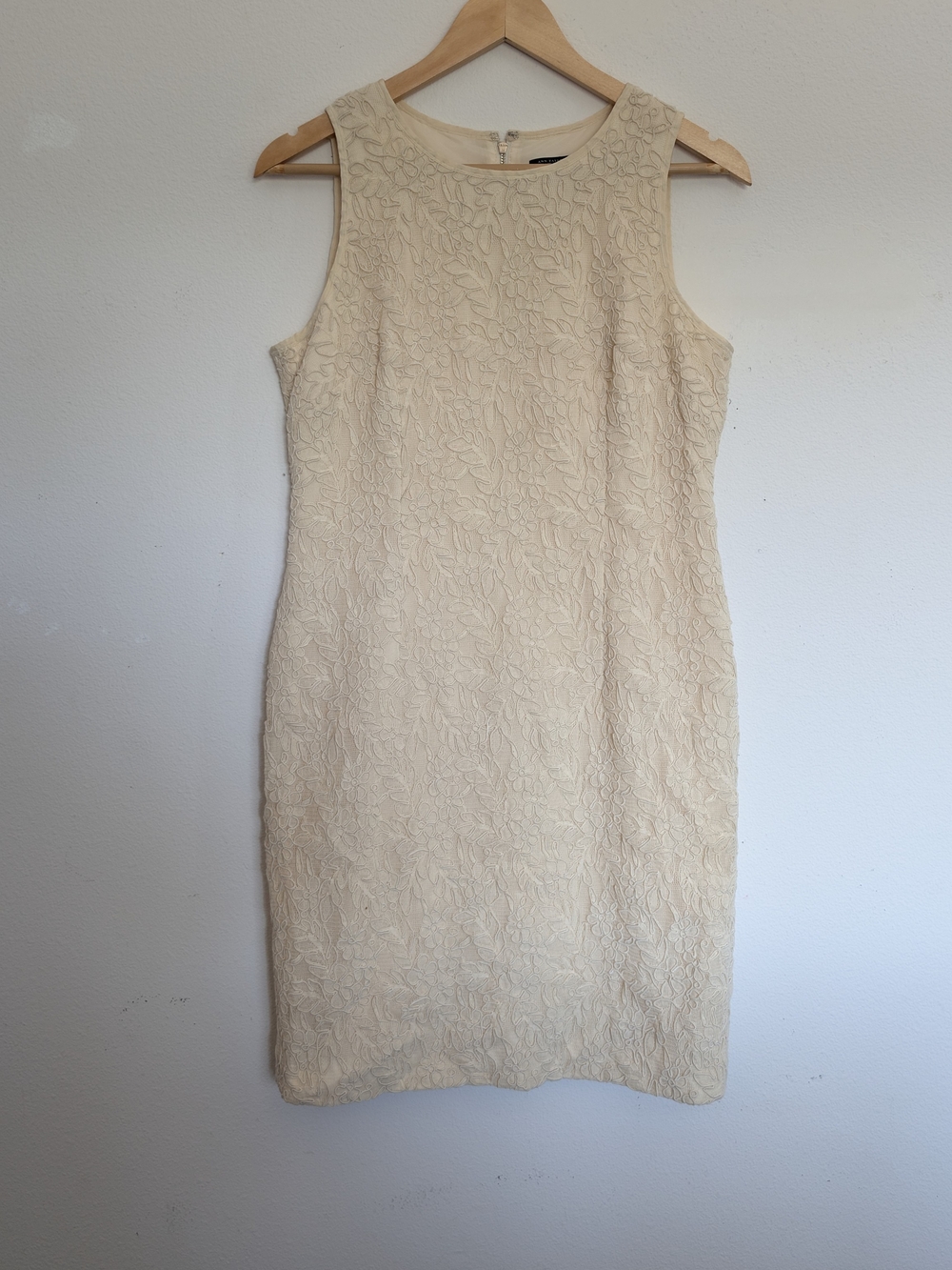Ann Taylor Cream Floral Lace Sheath Dress
